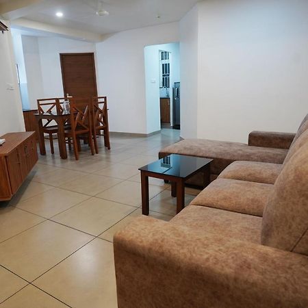Kadampanattu'S Homestay Kochi Bagian luar foto
