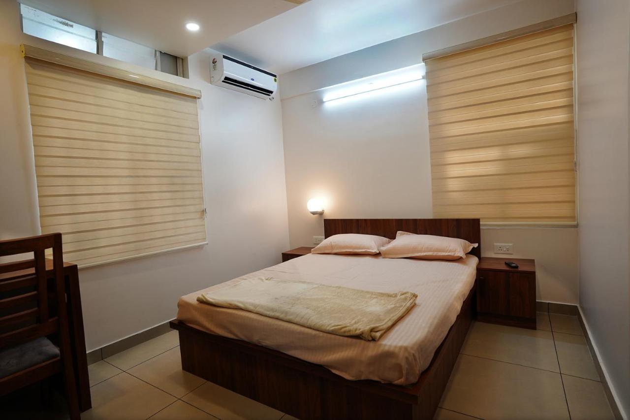 Kadampanattu'S Homestay Kochi Bagian luar foto
