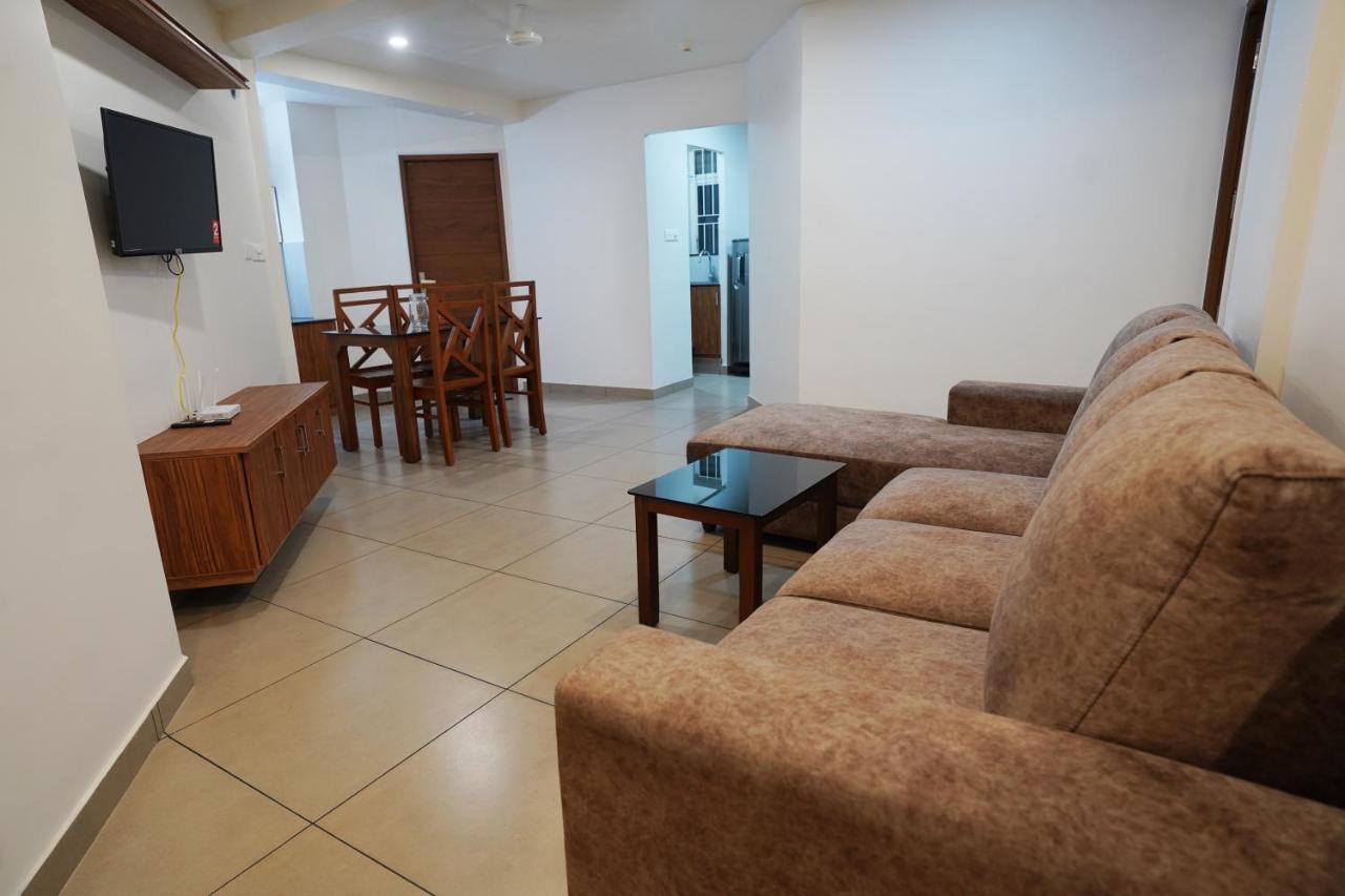 Kadampanattu'S Homestay Kochi Bagian luar foto