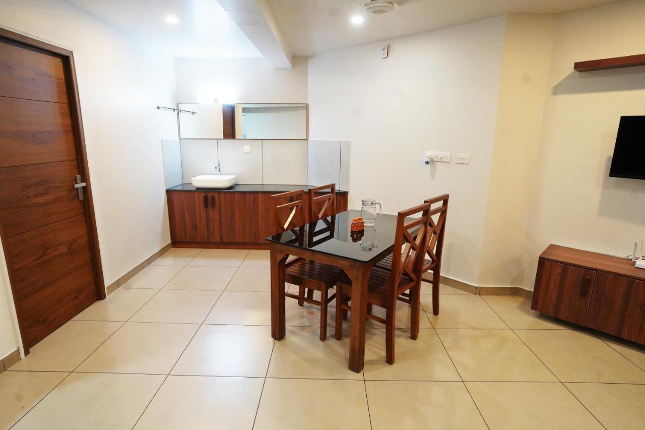 Kadampanattu'S Homestay Kochi Bagian luar foto