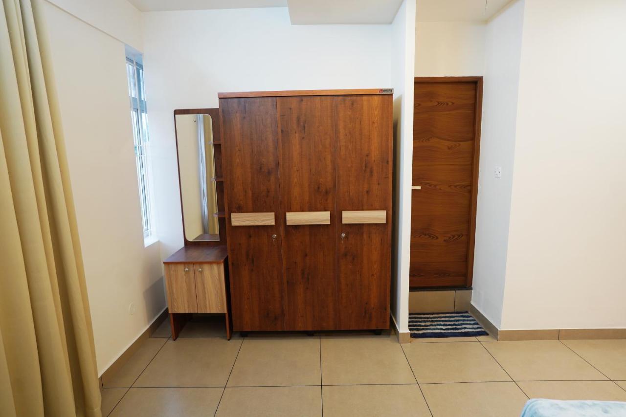 Kadampanattu'S Homestay Kochi Bagian luar foto